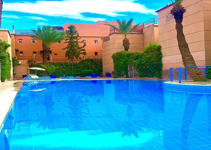 Riad Kamal de luxe avec jacuzzi et trois piscines au cœur de Marrakech Marrakesh